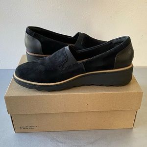 BRAND NEW CLARK LOAFERS COLOR BLACK - SIZE 9
